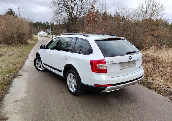 Skoda Octavia cena 51900 przebieg: 226000, rok produkcji 2015 z Staszów małe 497